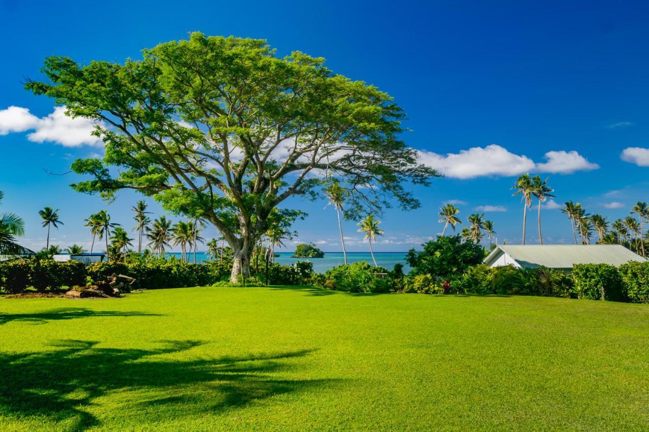 Raintree Gardens - 1 Acre, Ocean Views, Steps From Beach Matei Kültér fotó